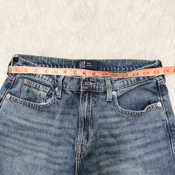 Women GAP Mid Rise UltraSoft Baggy Crop Jeans in Medium Indigo Size 28 - Picture 4 of 8